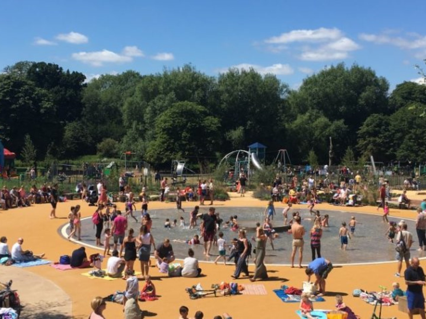 Cassiobury Park Watford Ustigate Waterplay